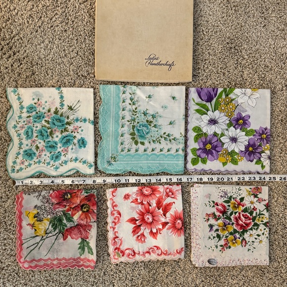 NWT (3) and NWOT (3) Vintage Ladies. Handkerchiefs Made in Japan and Philippines - Picture 2 of 14